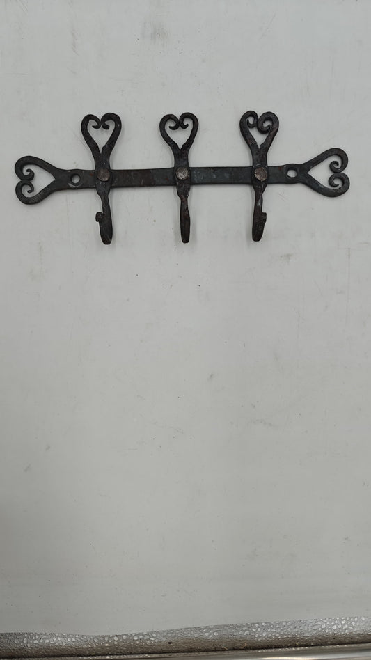 Perchero Pared 3 Ganchos Hierro Forjado Marroquí "Toledo" – Diseño Corazón