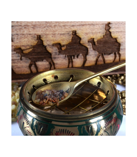 Treasures of the East Pack - Gold, Frankincense and Myrrh with Censer, Tweezers and Charcoal - Ideal Gift for the Three Wise Men