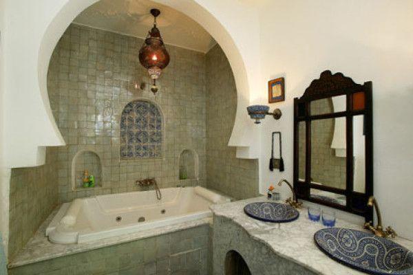 Cuarto de Baño Elegante: Transforma tu Espacio en un Oasis Andalusí con Artesanía Marroquí - Decoración marroquí artesanal y cosmética natural