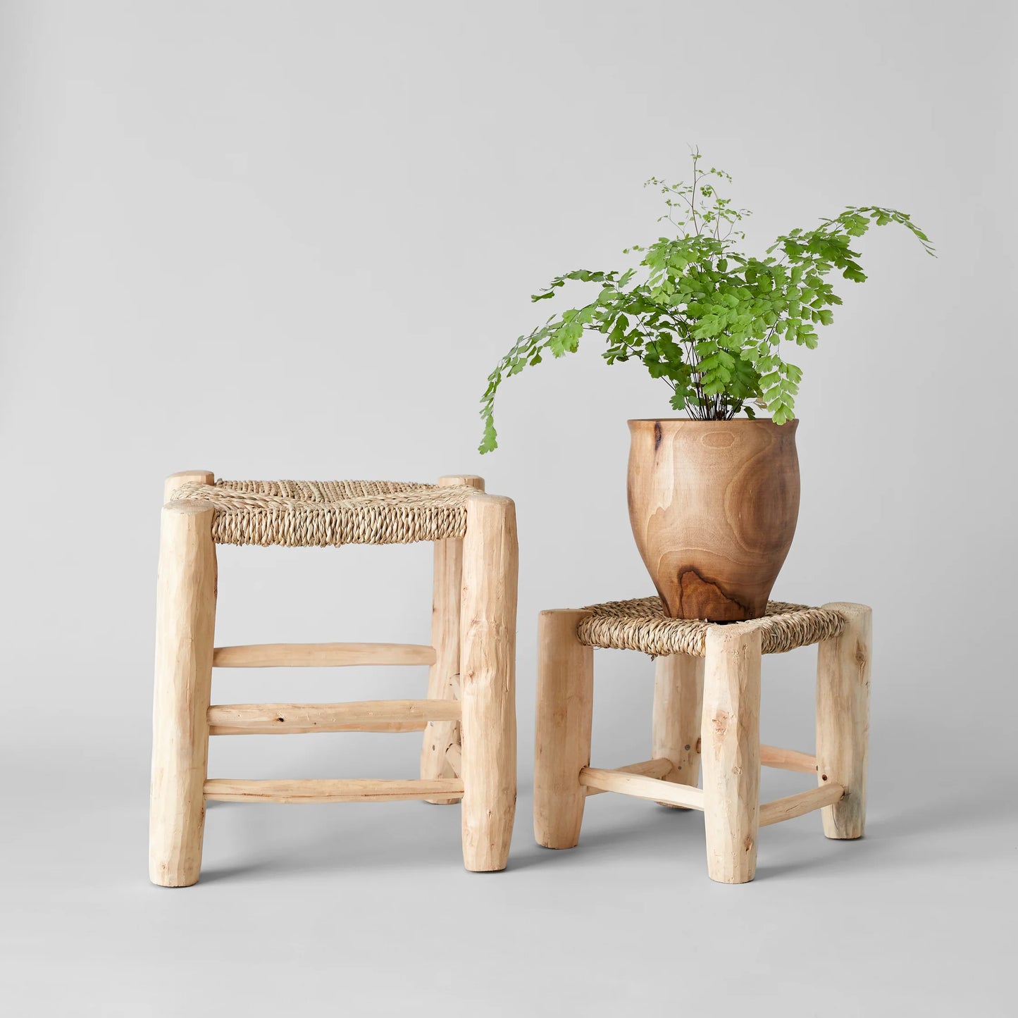 Tabouret artisanal en bois de citron et d'esparto - Style marocain rustique pour votre maison 