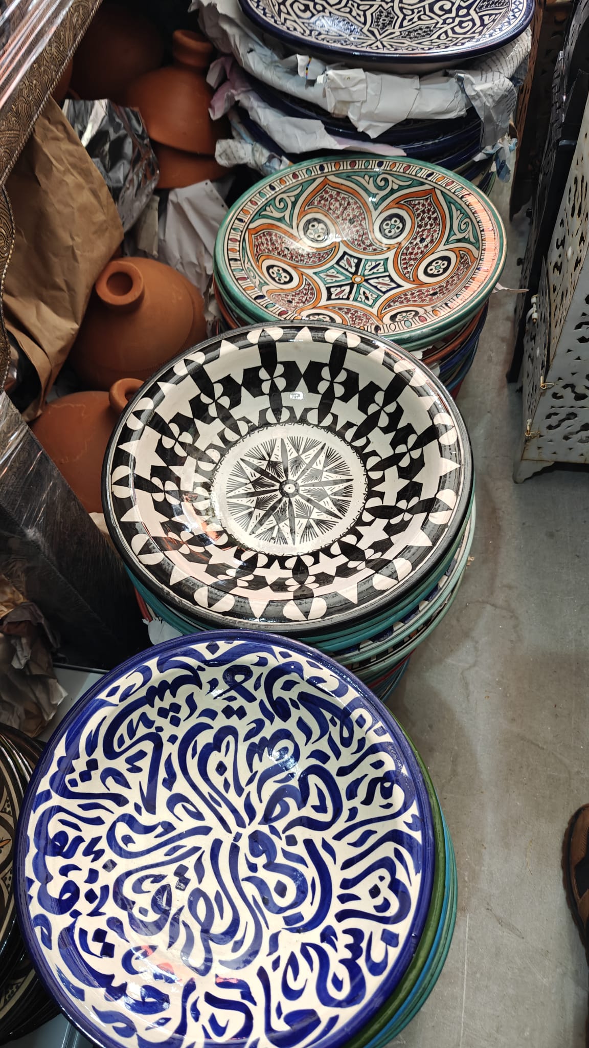 Plato Hondo Árabe Cerámica Fez Azul y Blanco - Pintado a Mano - Vajilla Marroquí Tradicional