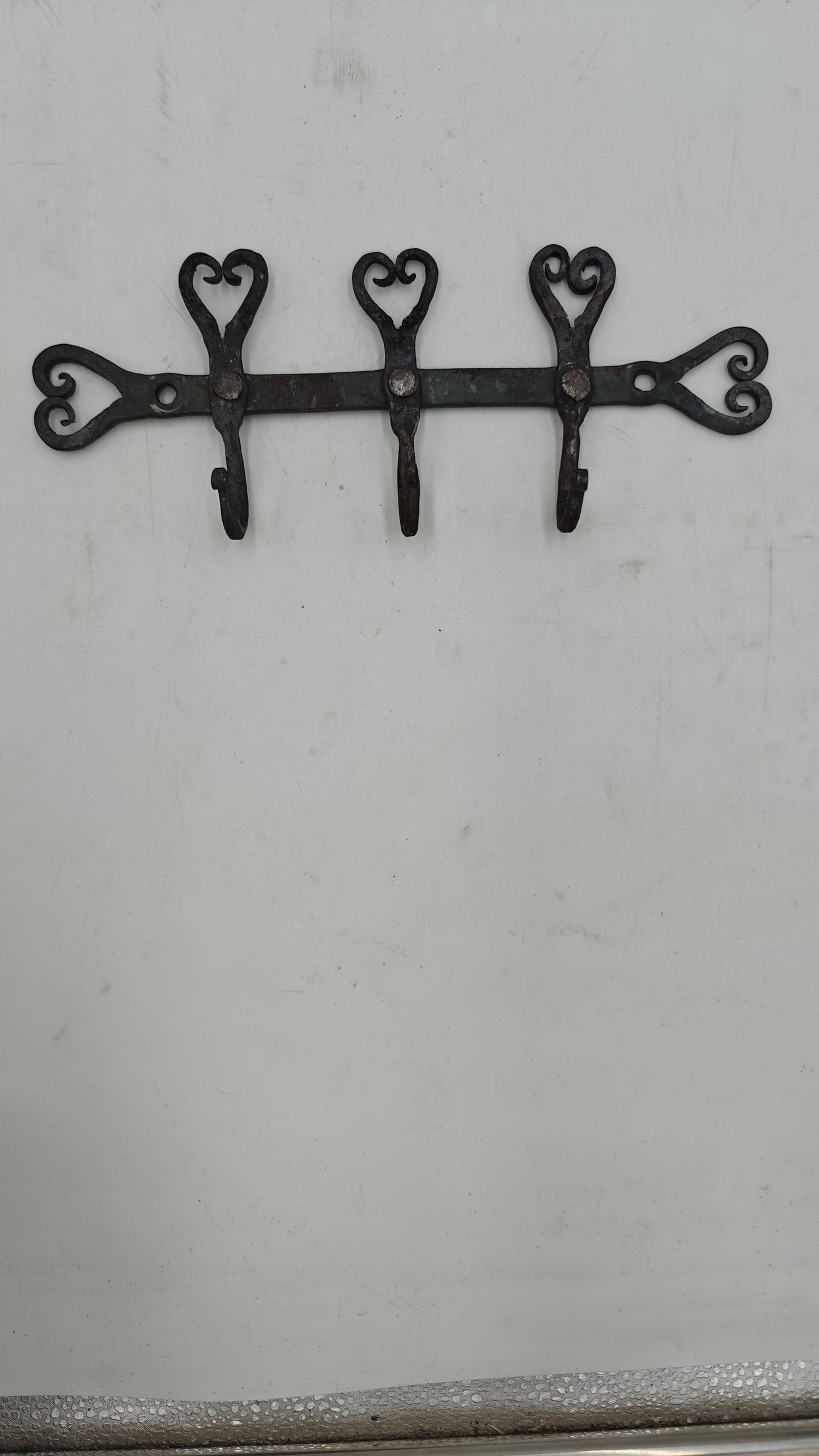 Perchero Pared 3 Ganchos Hierro Forjado Marroquí "Toledo" – Diseño Corazón