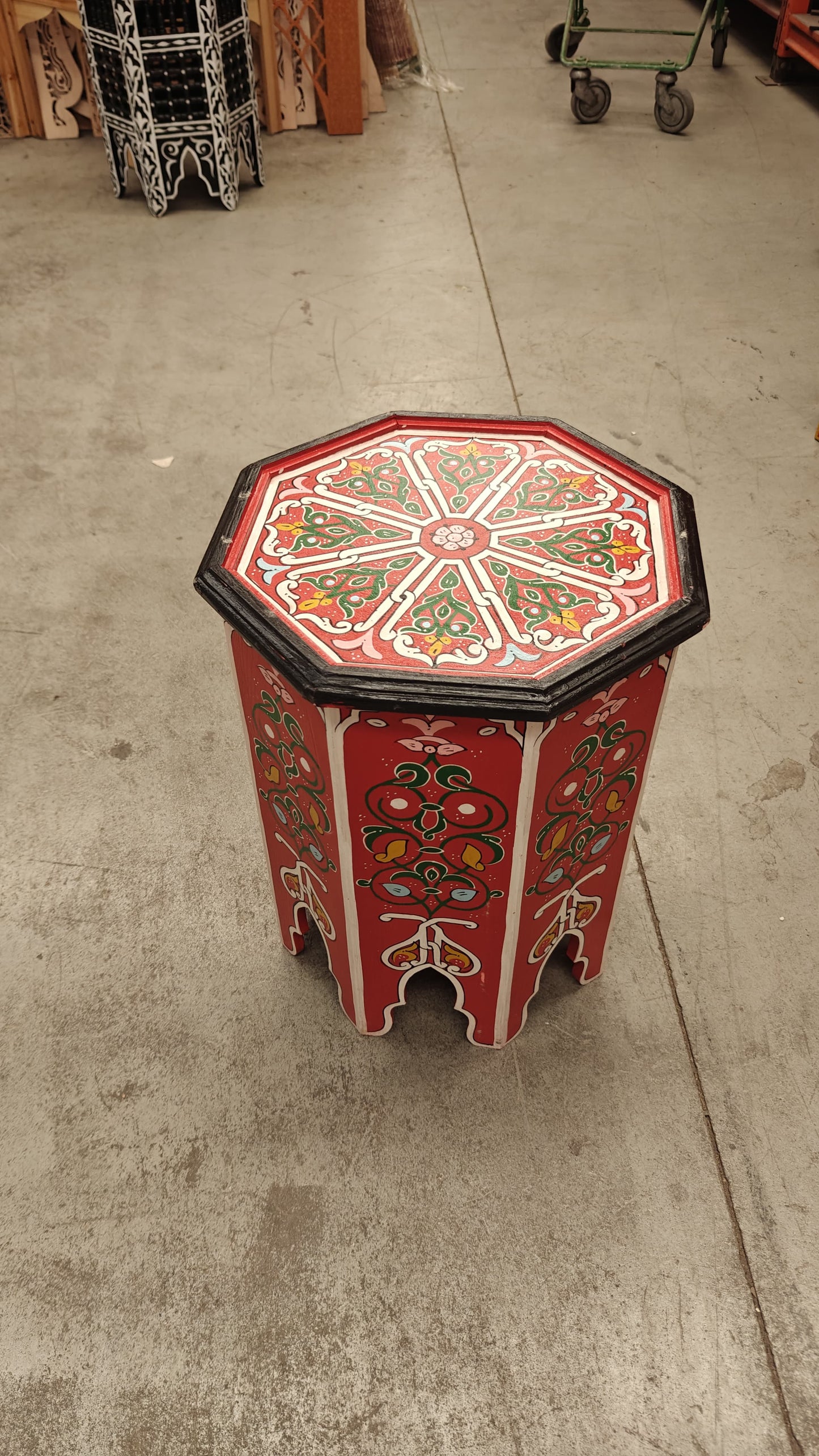 Mesita árabe octogonal roja | Decoración marroquí pintada a mano