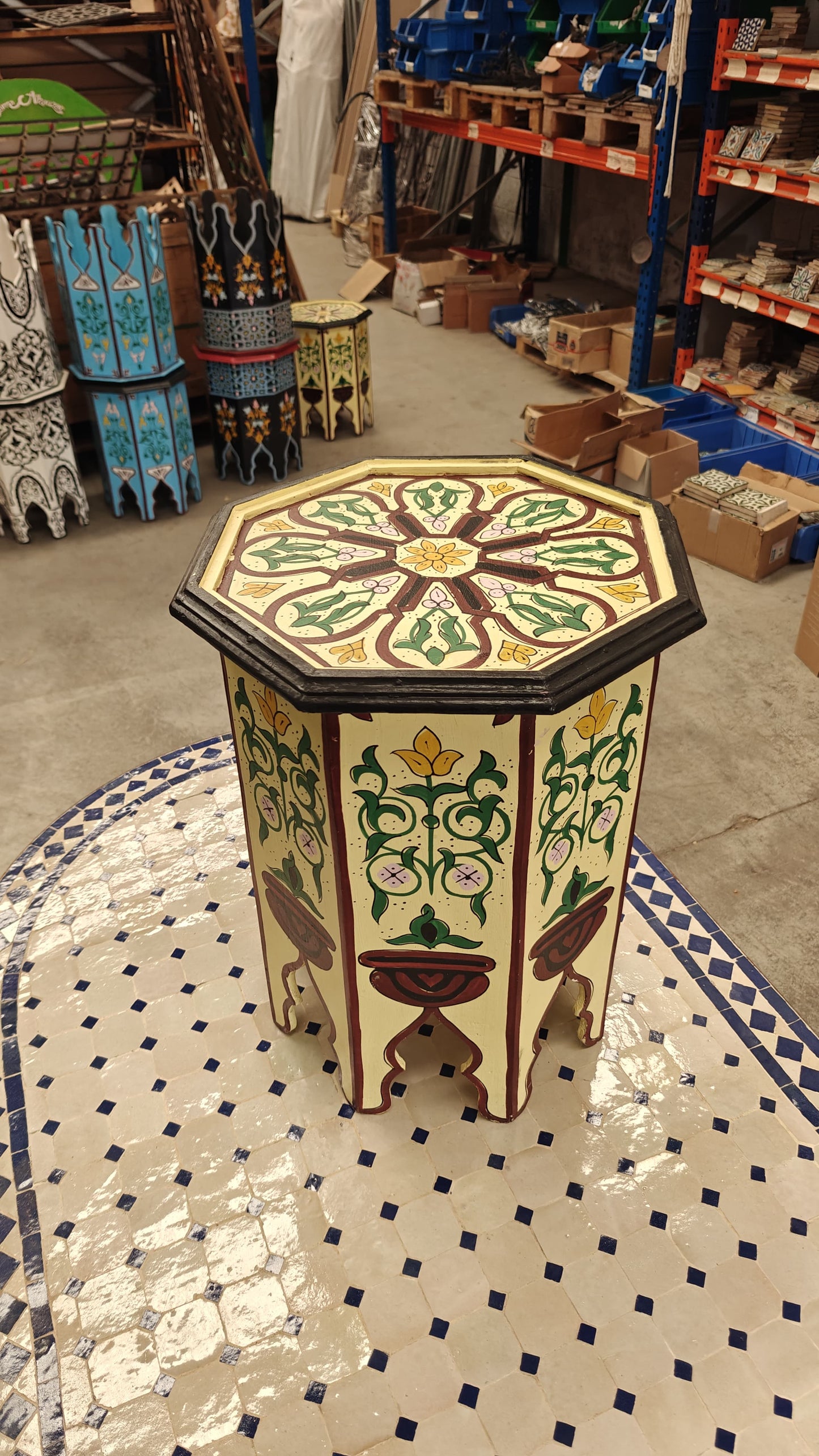 Mesa auxiliar octogonal marroquí pintada a mano - Beige y Verde