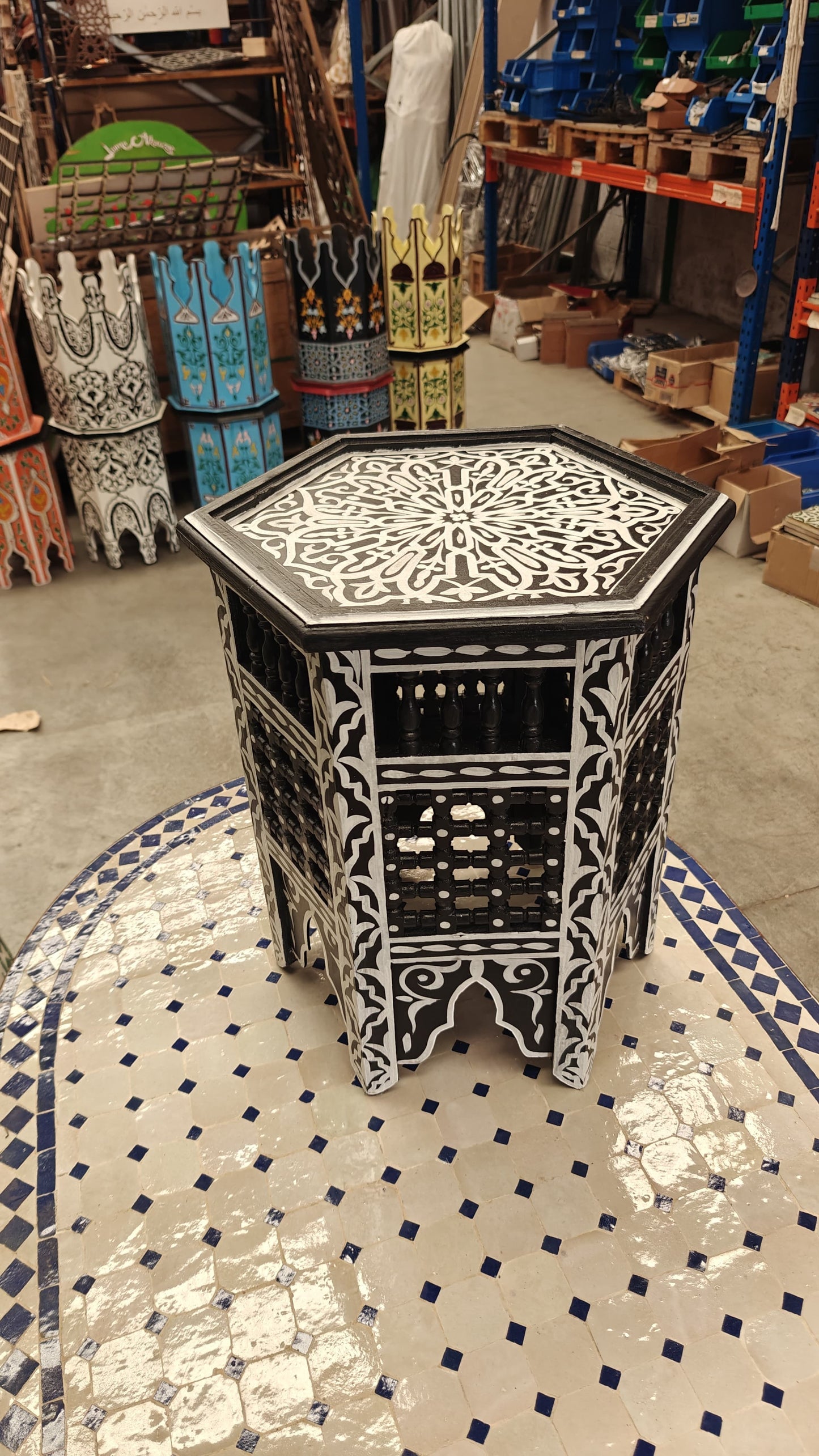 Mesita árabe hexagonal con celosía mashrabiya | Decoración marroquí