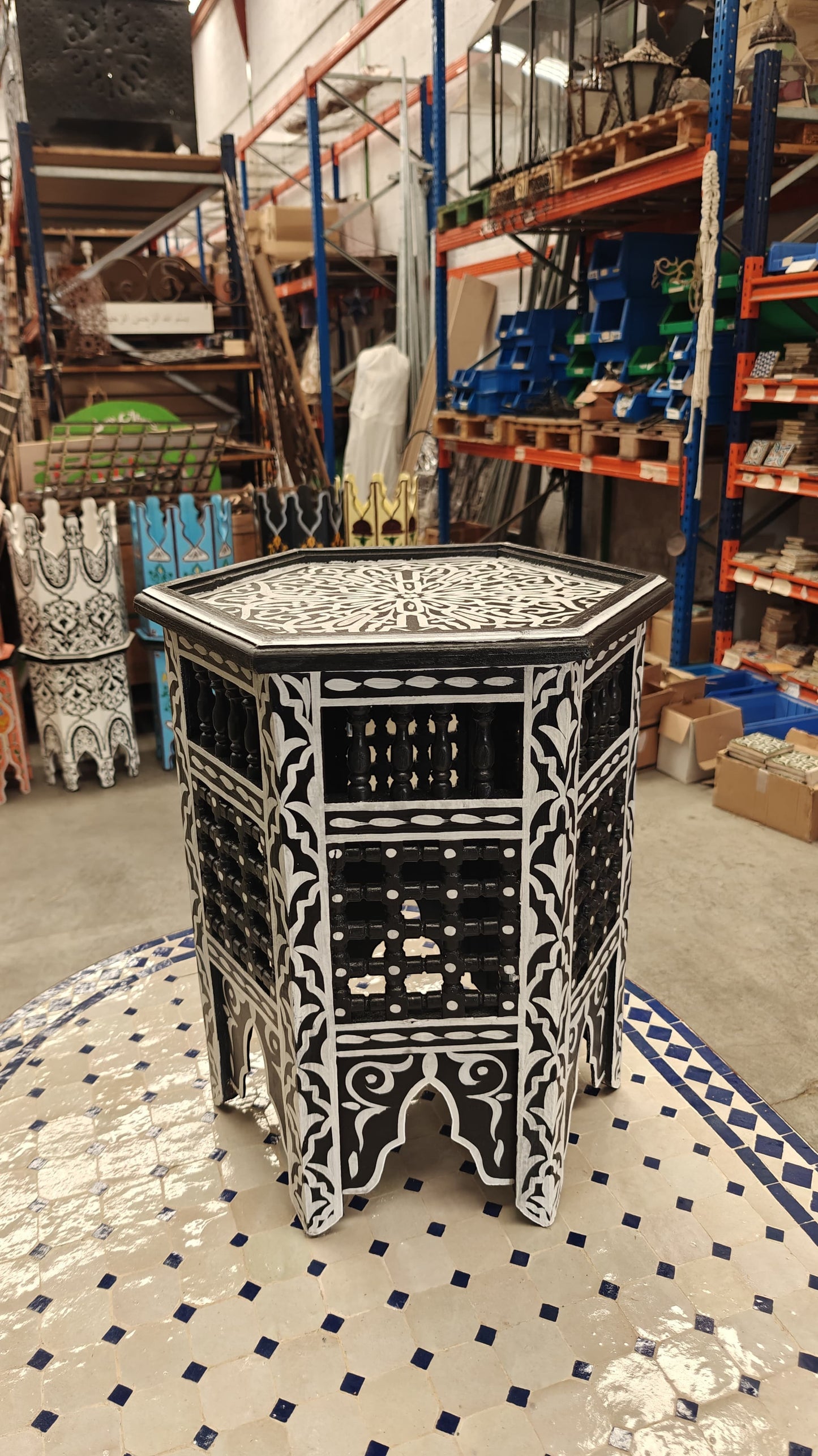 Mesita árabe hexagonal con celosía mashrabiya | Decoración marroquí