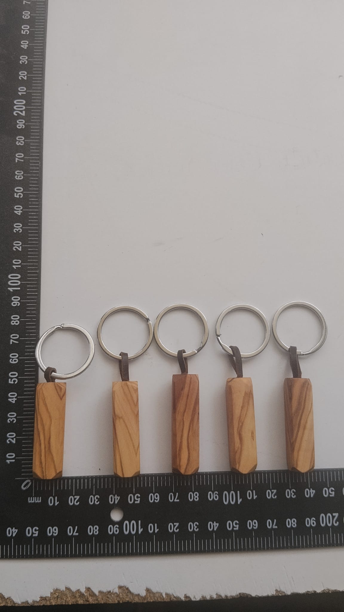 Llavero Artesanal de Madera de Olivo - Hecho a Mano - Personalizable con Grabado Láser - Decoración marroquí