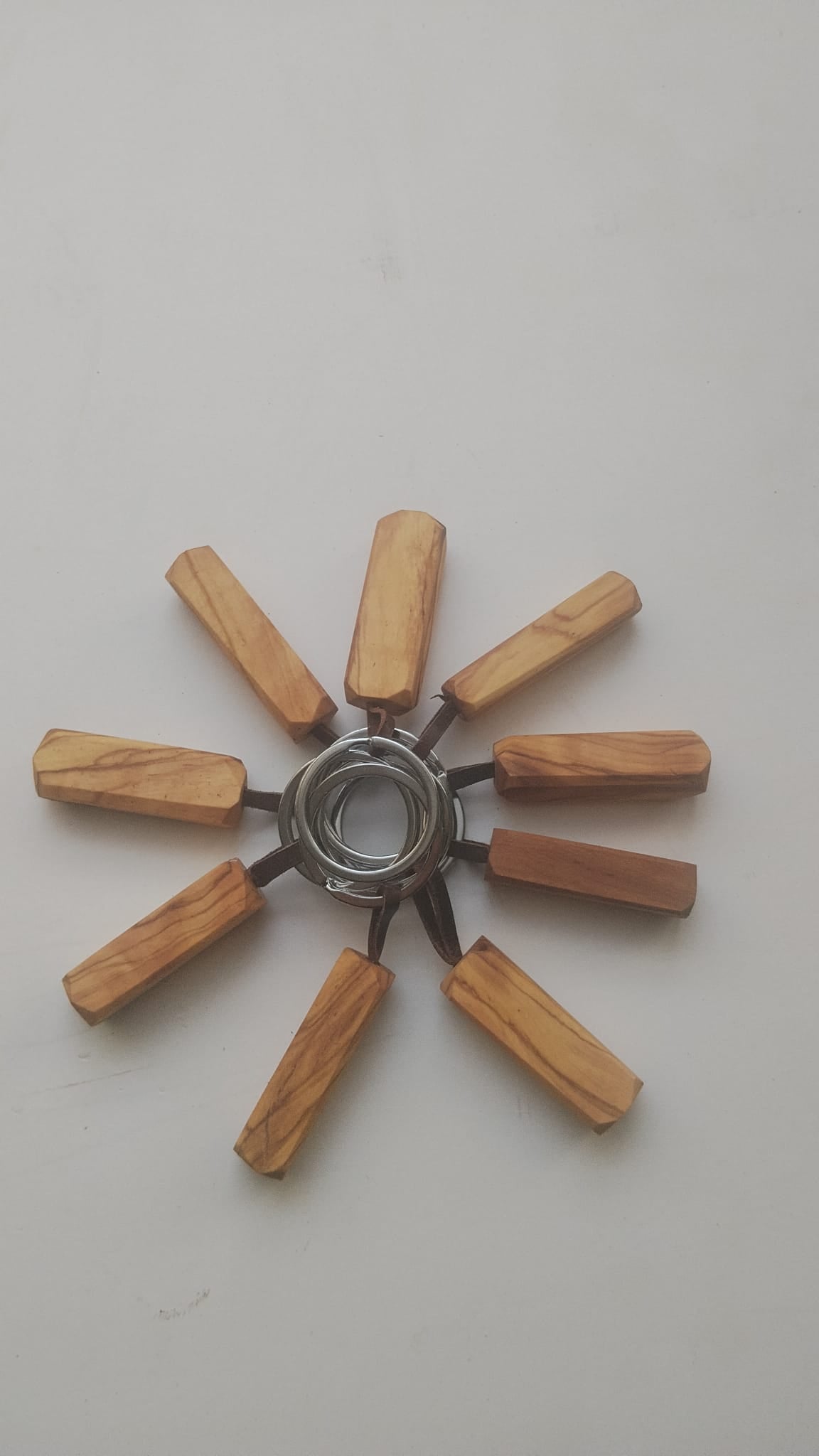 Llavero Artesanal de Madera de Olivo - Hecho a Mano - Personalizable con Grabado Láser - Decoración marroquí
