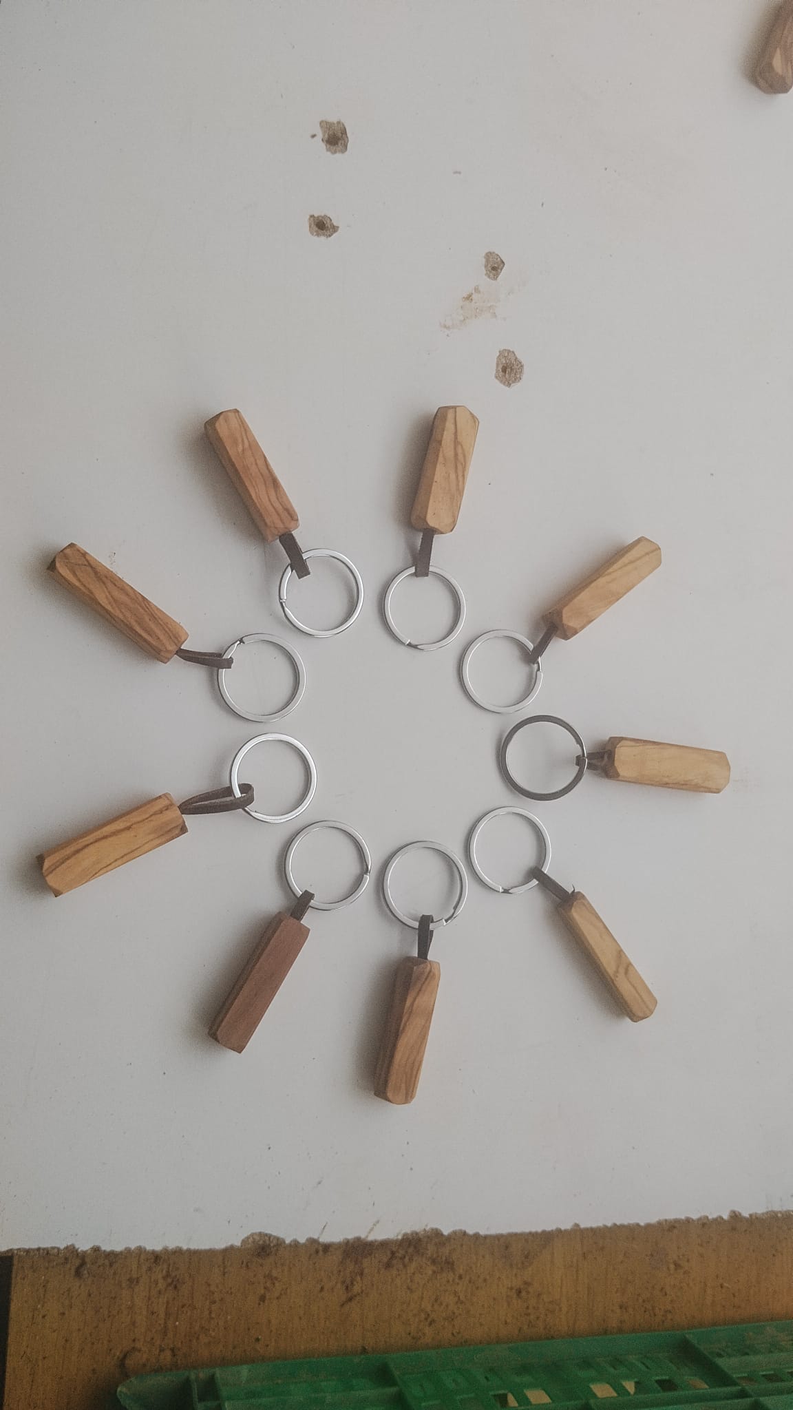 Llavero Artesanal de Madera de Olivo - Hecho a Mano - Personalizable con Grabado Láser - Decoración marroquí