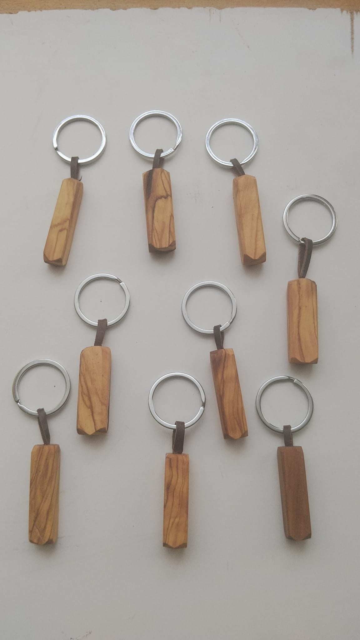 Llavero Artesanal de Madera de Olivo - Hecho a Mano - Personalizable con Grabado Láser - Decoración marroquí