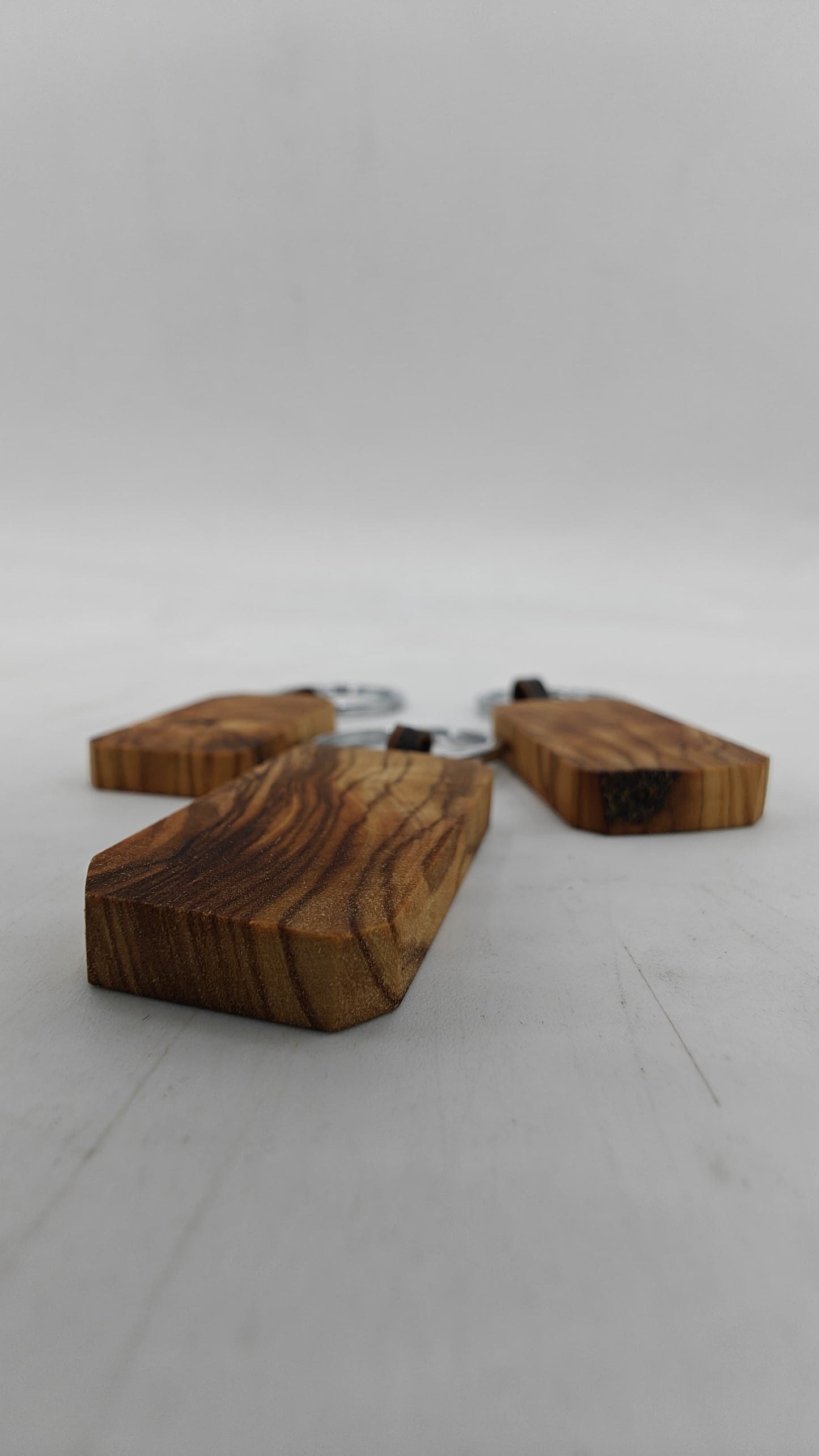 Llavero Artesanal de Madera de Olivo - Rombo - Hecho a Mano - Personalizable con Grabado Láser - Decoración marroquí