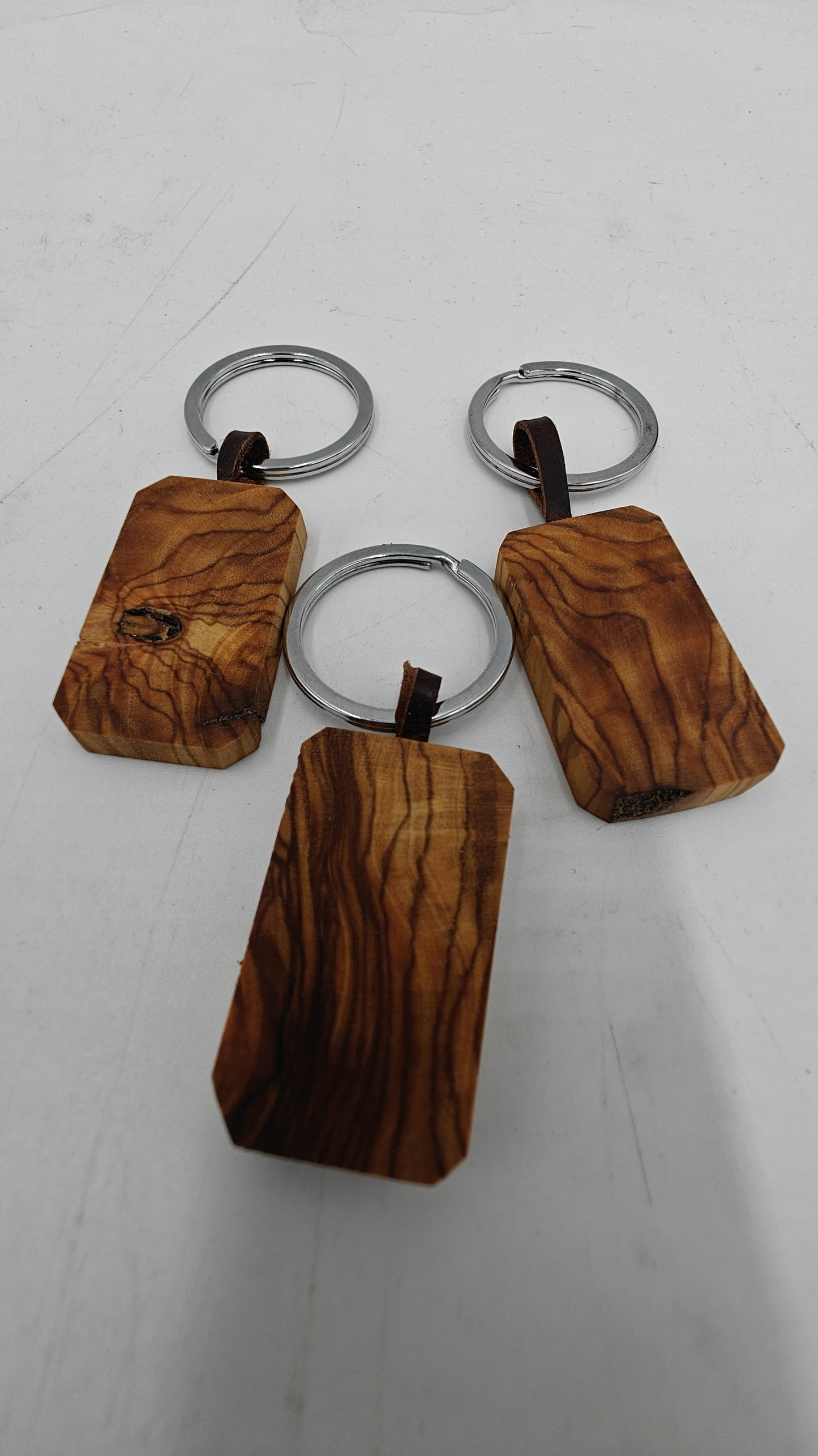 Llavero Artesanal de Madera de Olivo - Mustatil (مستطيل) - Hecho a Mano - Personalizable con Grabado Láser - Decoración marroquí