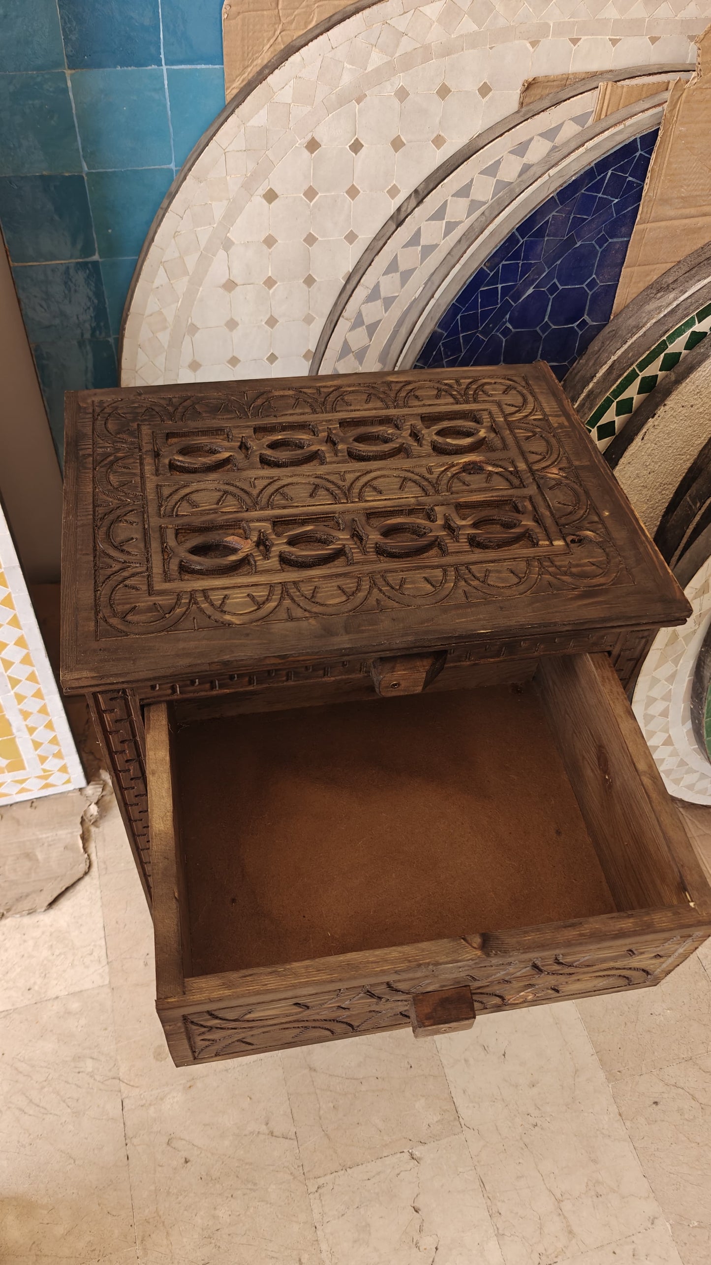 Mesita de noche bereber de madera Decoración Marroquí tallada a mano - Decoración marroquí