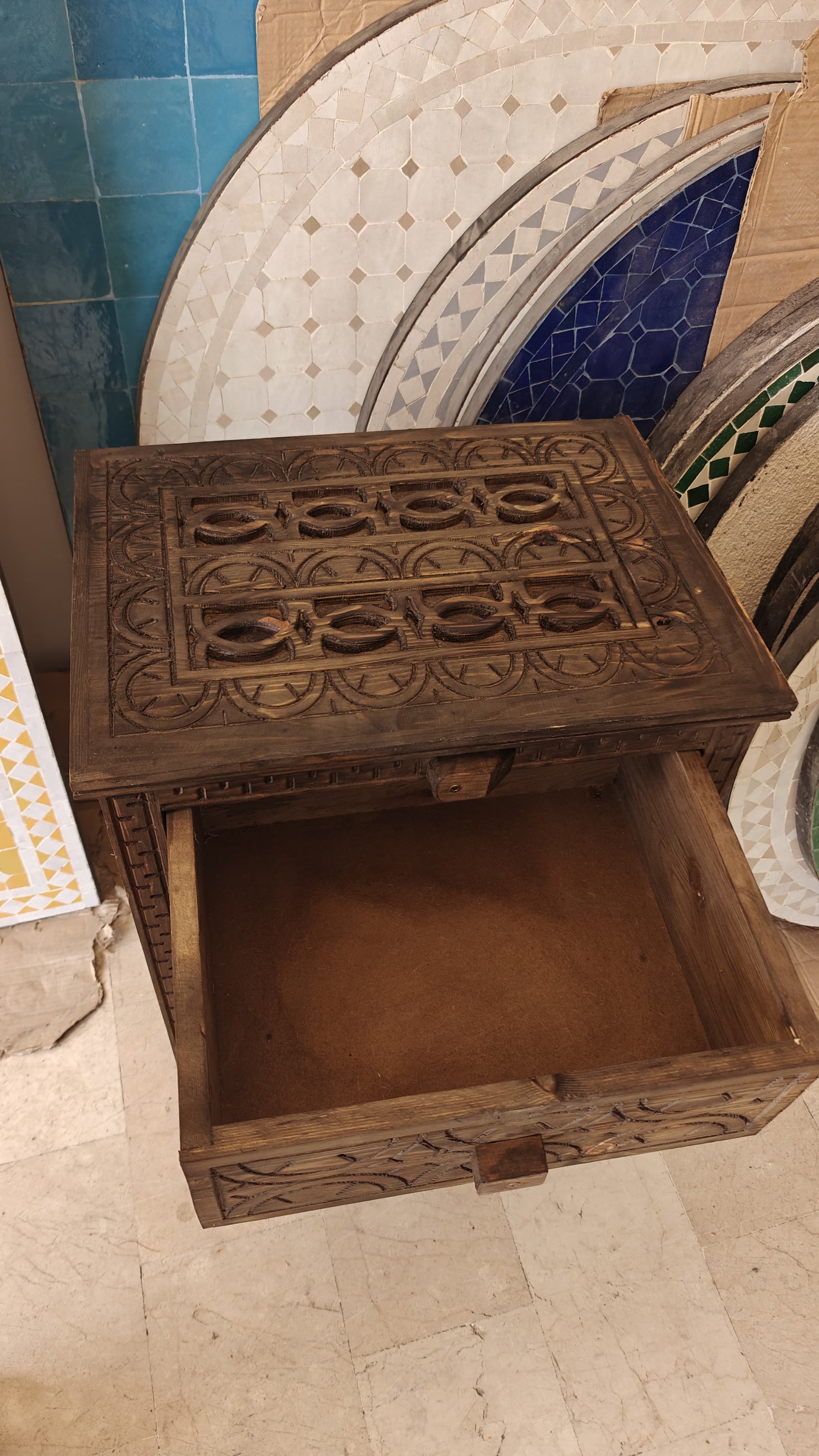 Mesita de noche bereber de madera Decoración Marroquí tallada a mano - Decoración marroquí