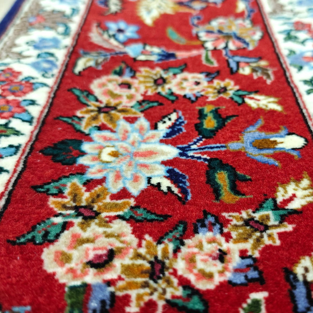 Alfombra Persa Isfahan de Diseño Floral - Obra Maestra de la Artesanía Arábiga - Decoración Marroquí