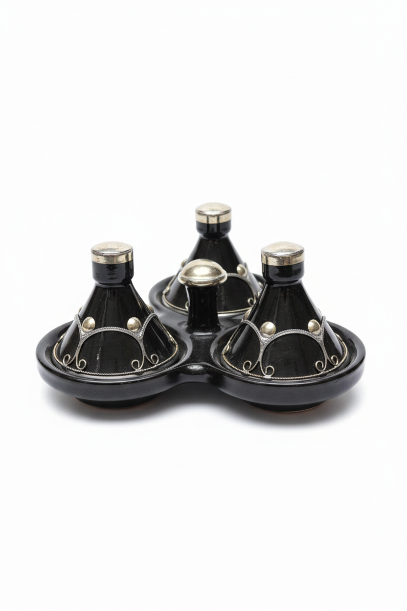 Tajines mini especieros triples de cerámica esmaltada con decoración de alpaca y colores surtidos sobre fondo blanco