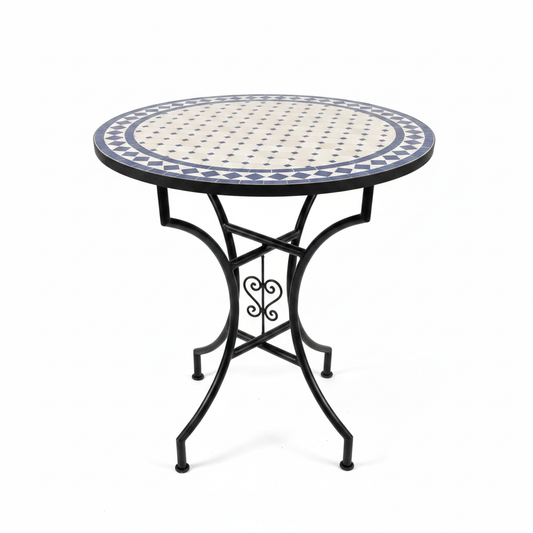 Mesa de mosaico marroquí zellige azul cobalto sobre fondo blanco, fotografía de producto profesional