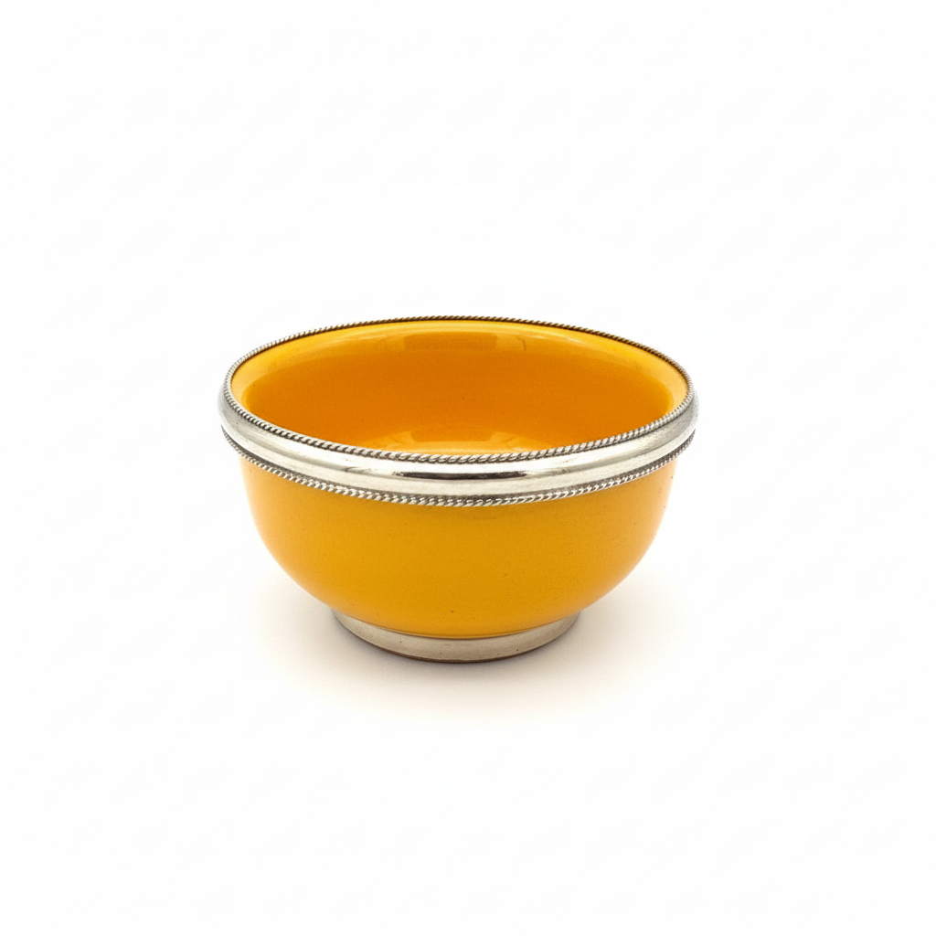 Cuenco especiero artesanal amarillo brillante con borde alpaca - cerámica marroquí Kadah ideal para curry y cúrcuma