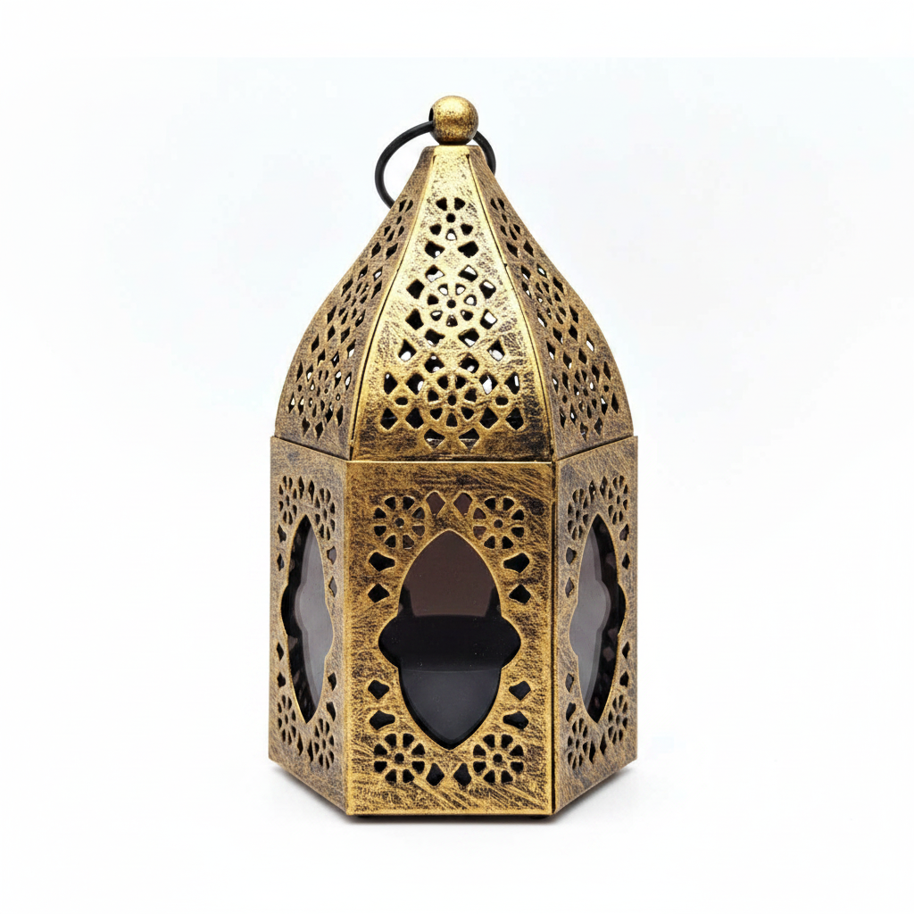 Farolillo árabe calado dorado fondo blanco, producto artesanal marroquí Modelo Kadiman