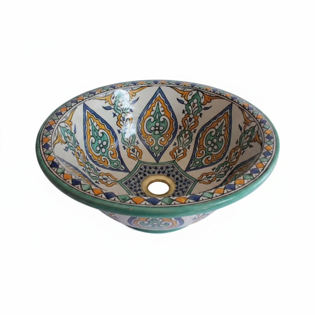 Lavabo marroquí artesanal multicolor con diseño floral en verde, naranja y azul – cerámica pintada a mano Fez, fondo blanco