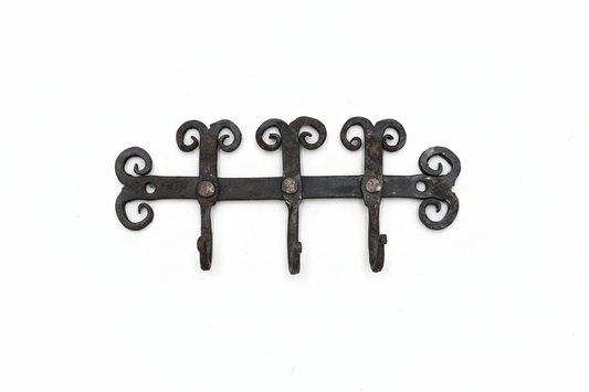 Perchero 3 ganchos hierro forjado marroquí Córdoba fondo blanco estudio