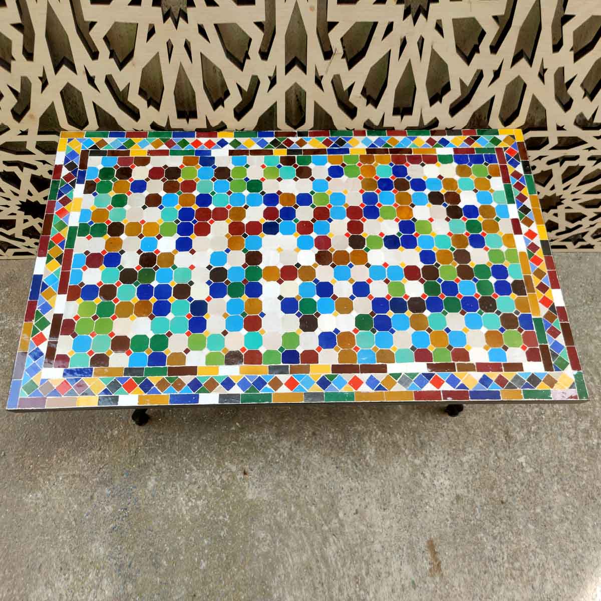 Table en mosaïque pour votre jardin ou terrasse - Style Chill out avec artisanat marocain - Embellissez votre maison dans le style andalou - Modèle Mulawan