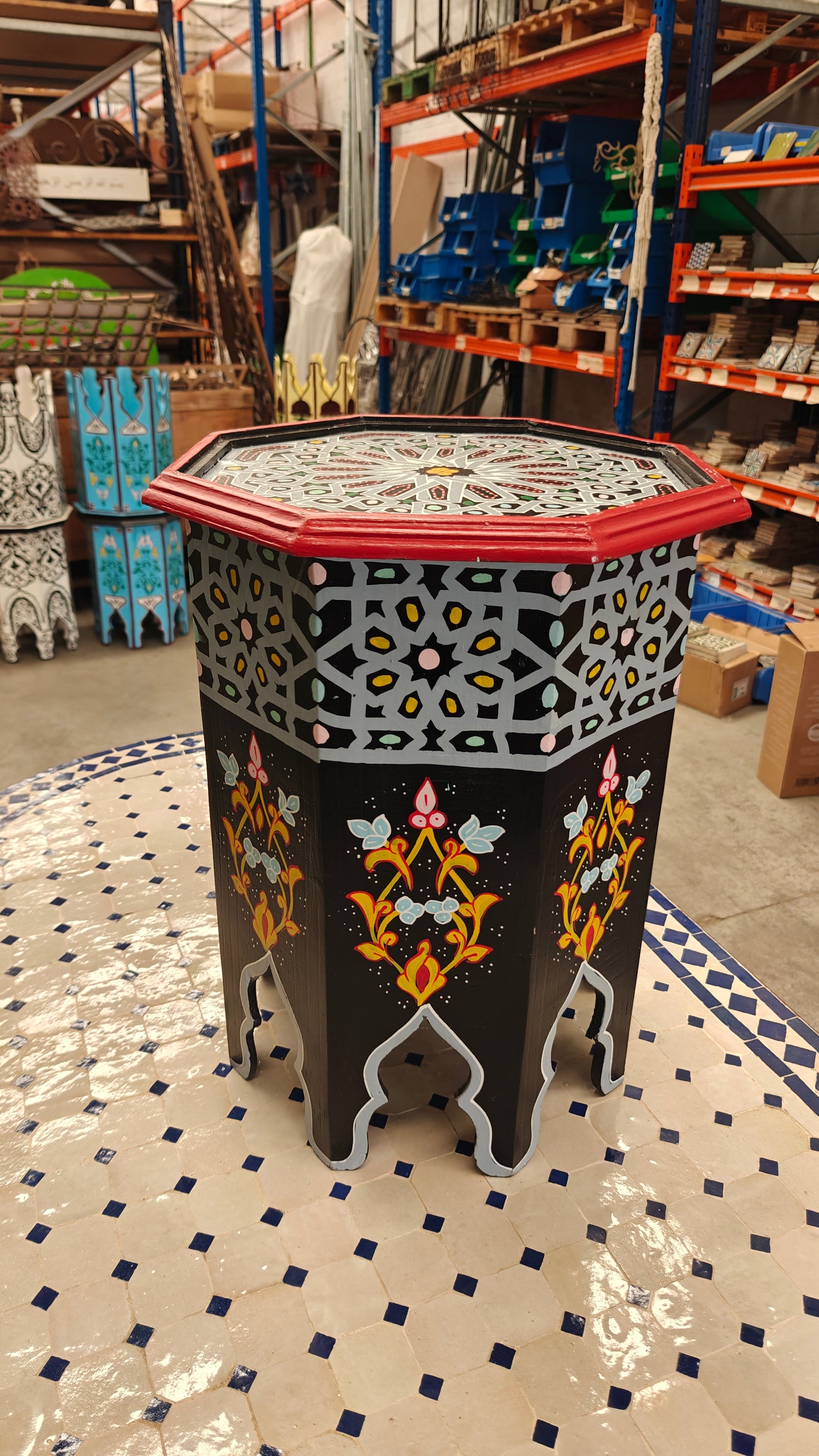 Mesa auxiliar octogonal marroquí pintada a mano - Negra y Roja - Decoración marroquí