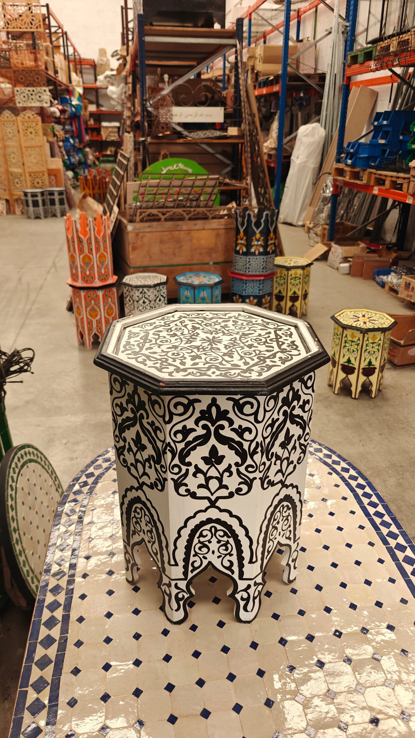 Mesa auxiliar octogonal marroquí pintada a mano - Blanca y Negra - Decoración marroquí