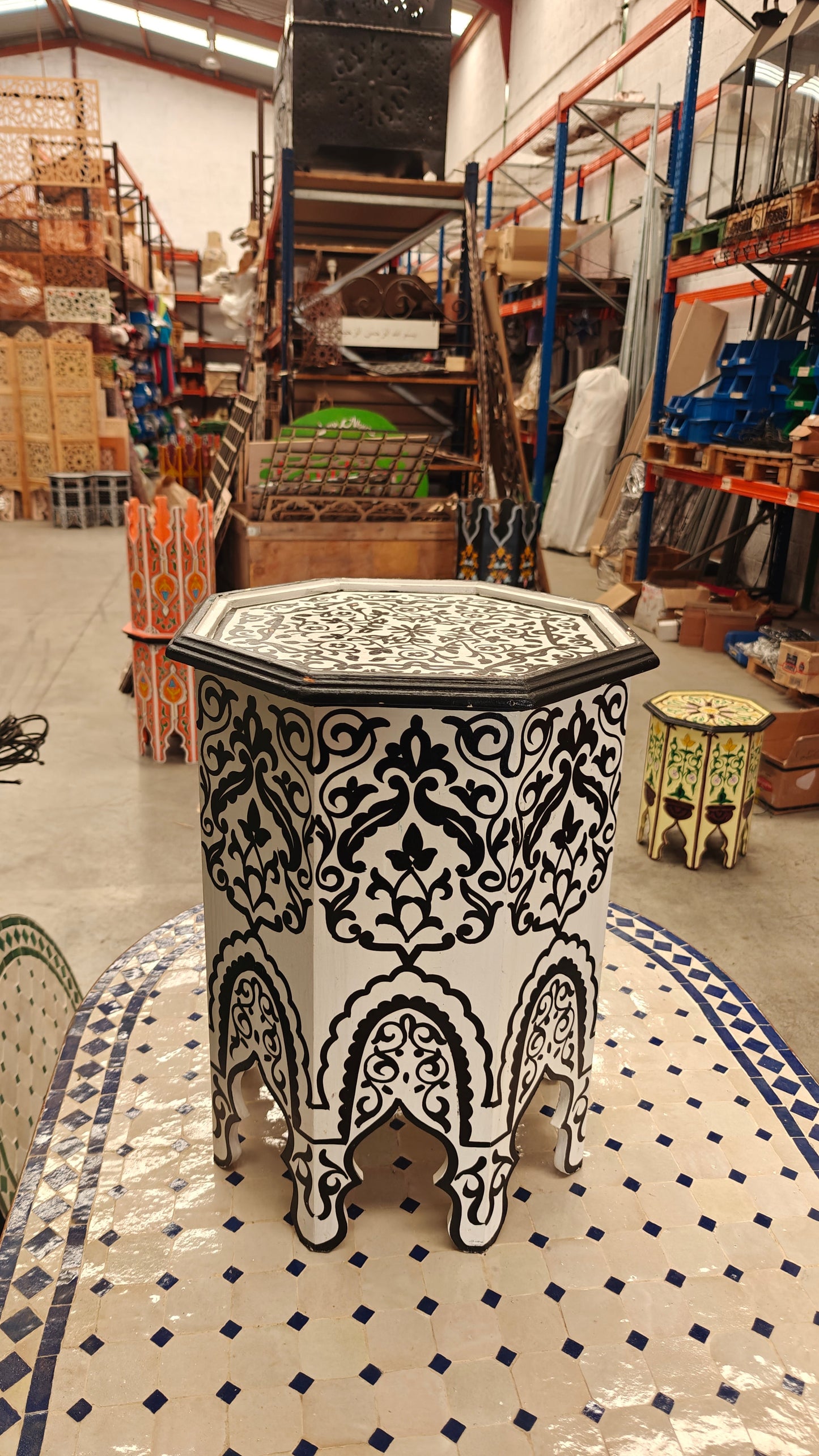 Mesa auxiliar octogonal marroquí pintada a mano - Blanca y Negra - Decoración marroquí