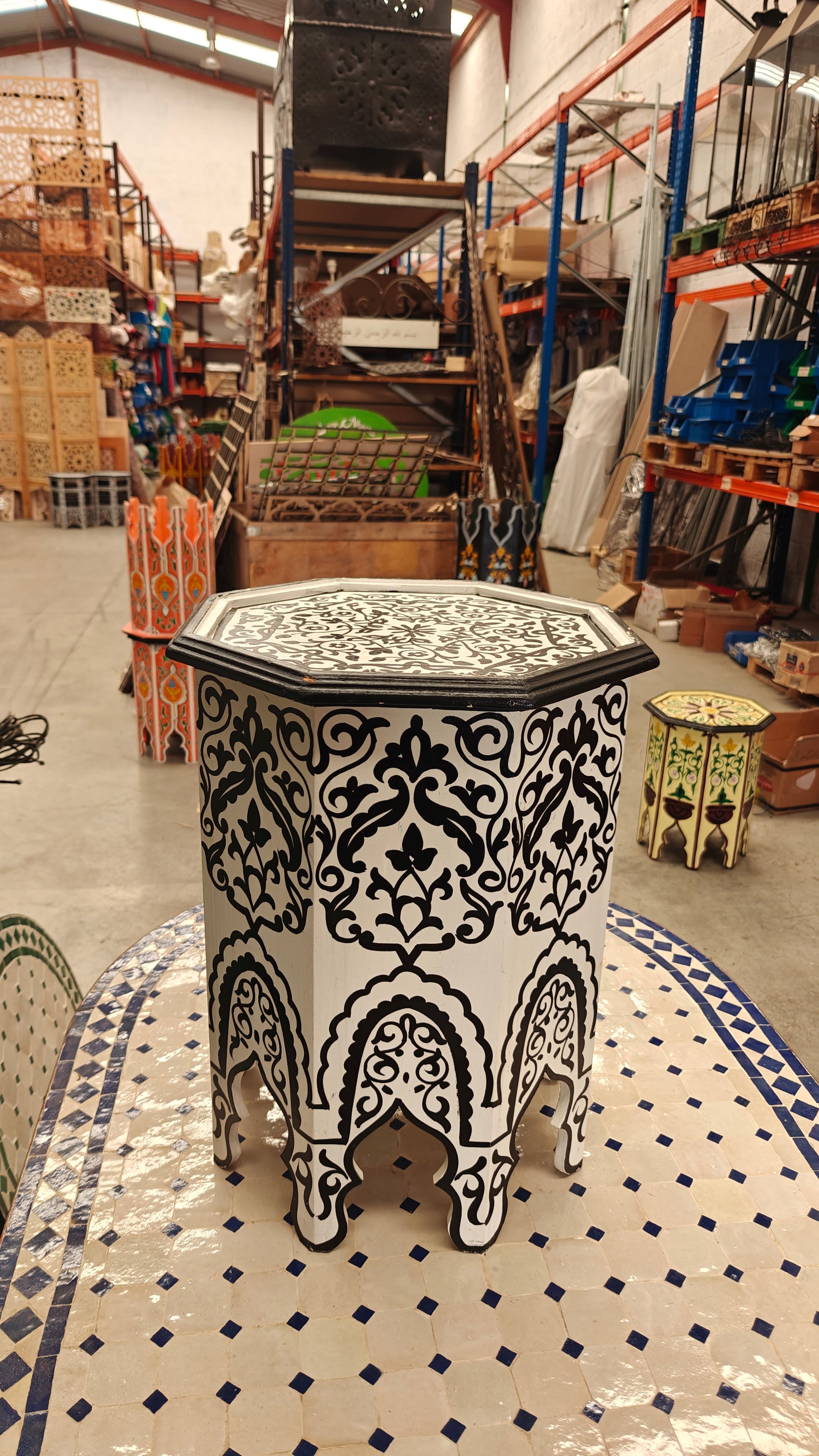 Mesa auxiliar octogonal marroquí pintada a mano - Blanca y Negra - Decoración marroquí