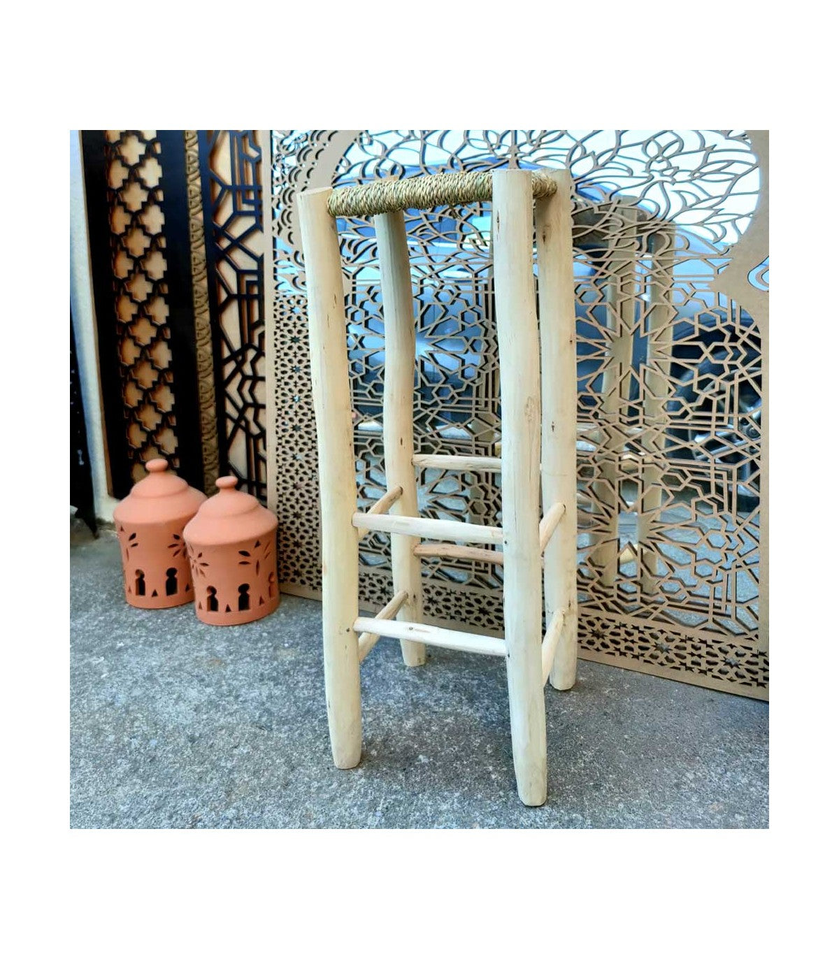 Tabouret artisanal en bois de citron et d'esparto - Style marocain rustique pour votre maison 